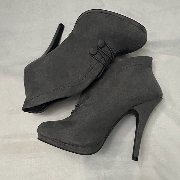 Apt 9 heels - Picture 4 of 11